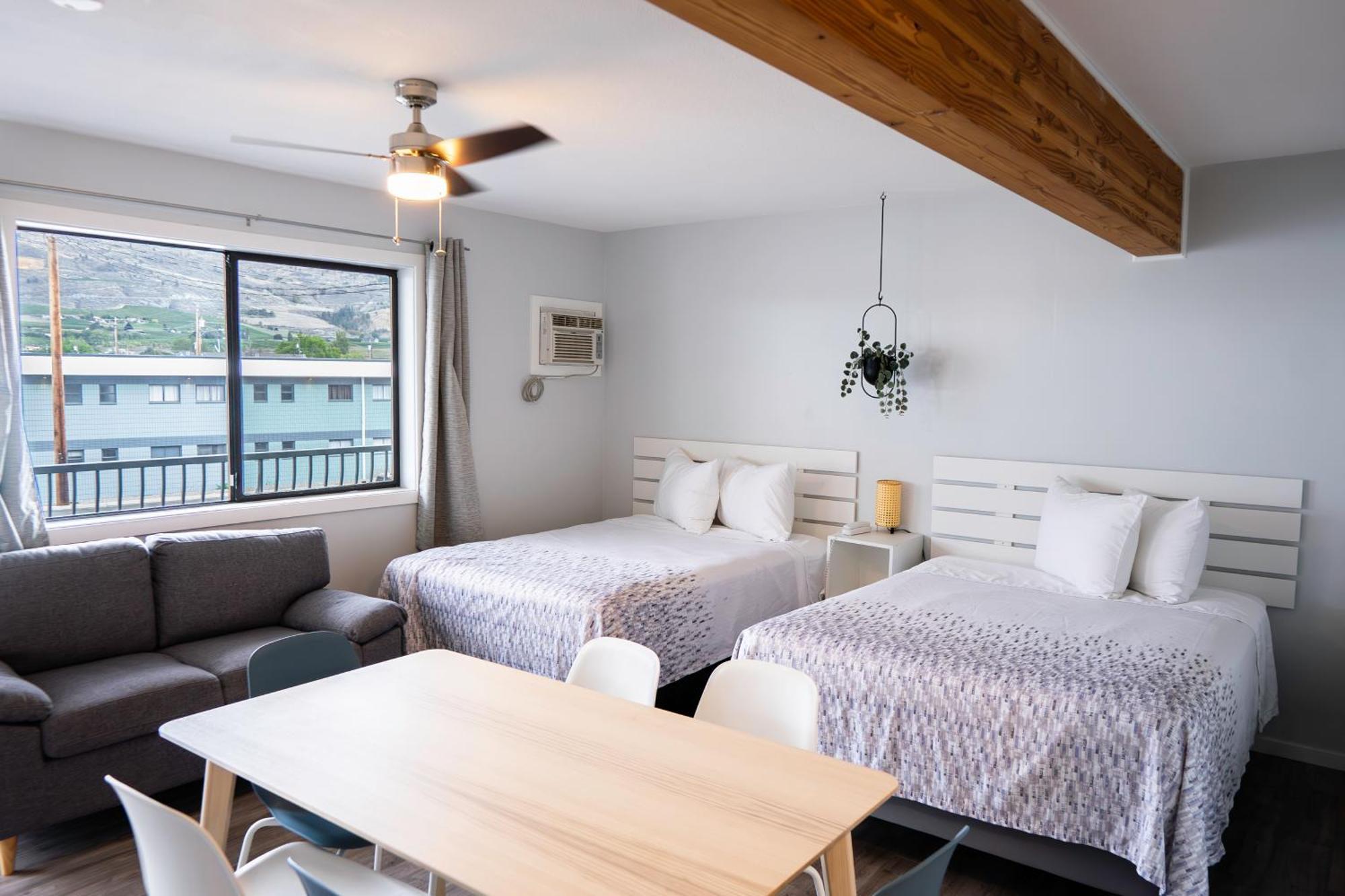 Poplars Motel On The Lake Osoyoos Exterior foto